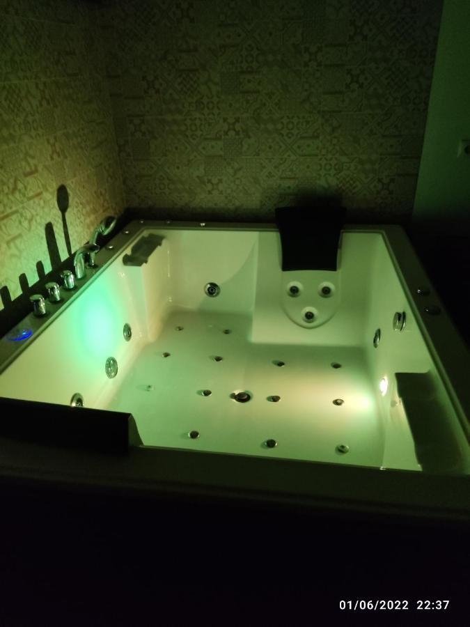 Villa Egipto Con Jacuzzi Y Piscina Climatizada Chiclana de la Frontera Exteriör bild