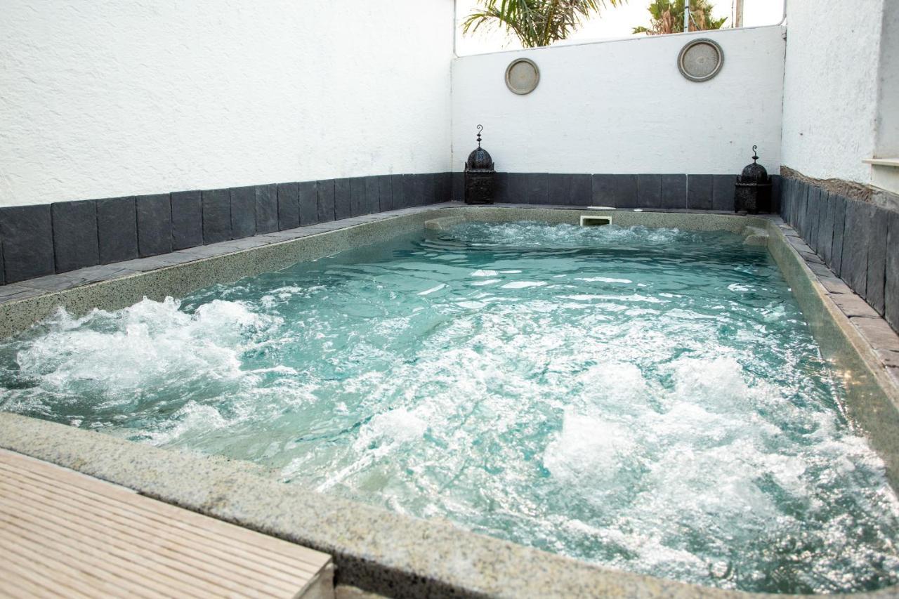 Villa Egipto Con Jacuzzi Y Piscina Climatizada Chiclana de la Frontera Exteriör bild